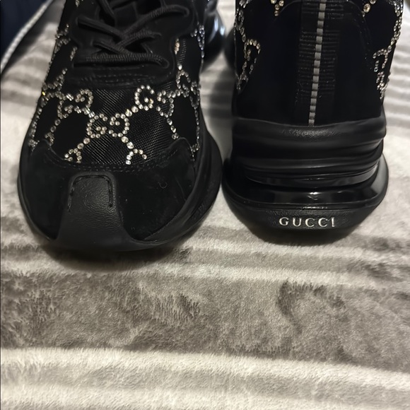 Stylish Black Sneakers with Silver Accents - Picture 4 of 5